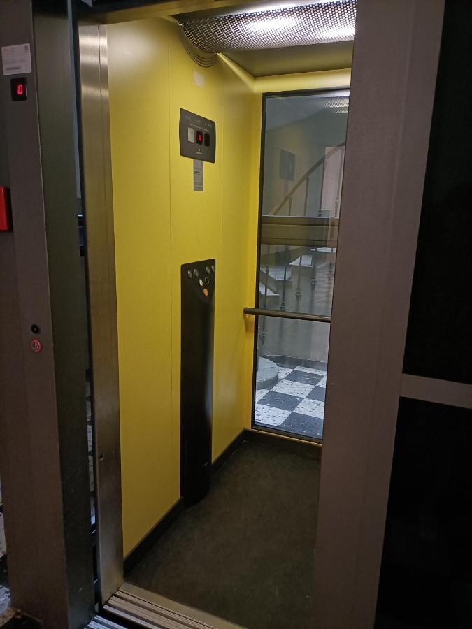 Casa Alexandra In Centro E A Pochi Passi Dal Mare Apartment Империа Екстериор снимка