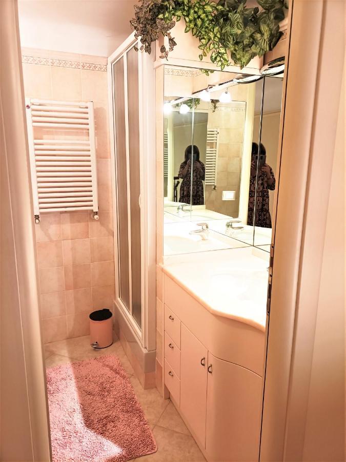 Casa Alexandra In Centro E A Pochi Passi Dal Mare Apartment Империа Екстериор снимка