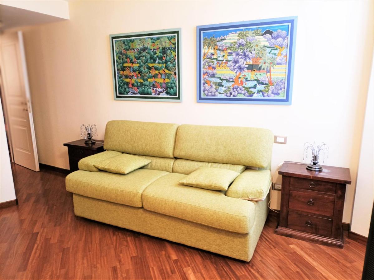 Casa Alexandra In Centro E A Pochi Passi Dal Mare Apartment Империа Екстериор снимка